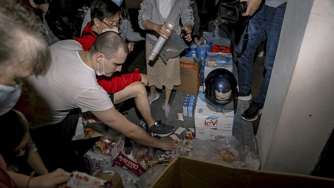 British expat gives a hand to the homeless in Hanoi