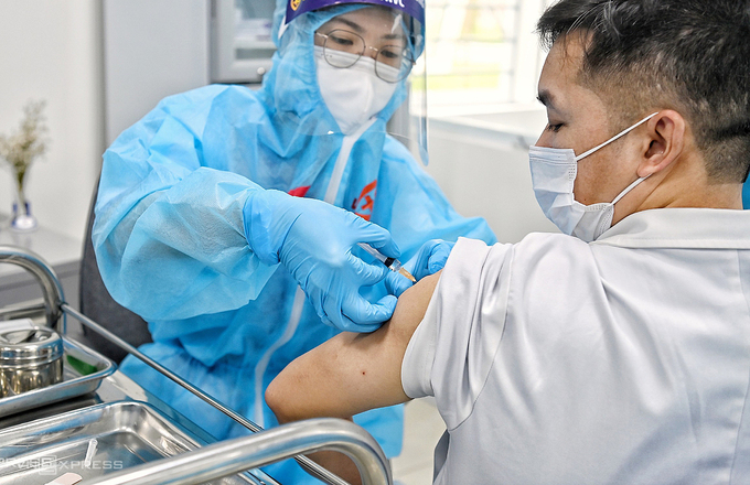 7 groups given priority for Covid-19 vaccination in HCMC