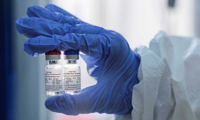 Vietnam encourages eligible enterprises to import Covid-19 vaccines