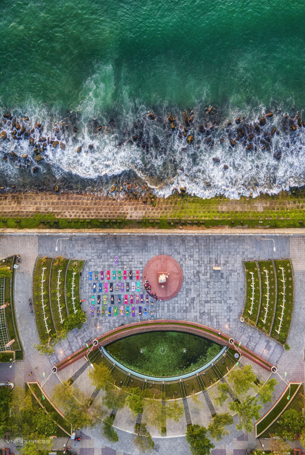 Bird-eye view accentuates charming beauty of Nha Trang coastal city