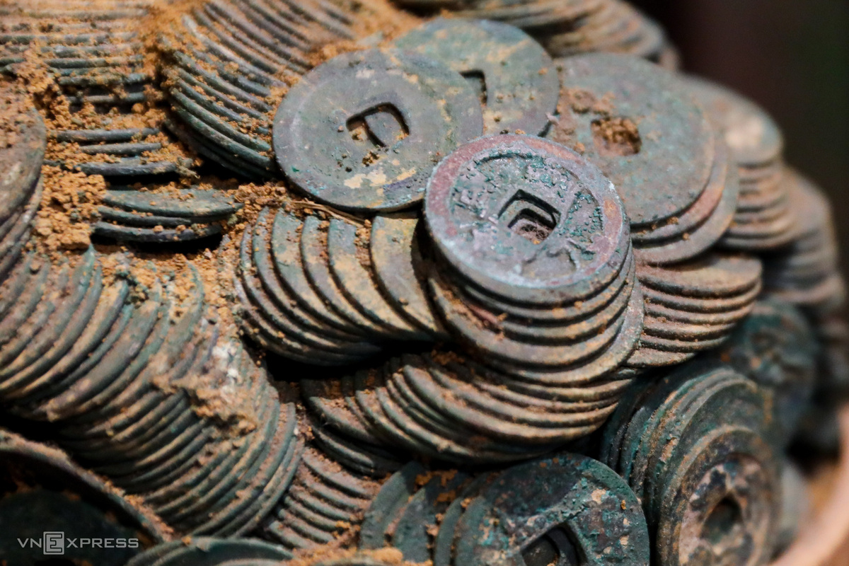 Unique collection of 'fossil' ancient coins of Saigon’s man