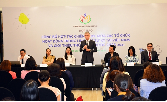 Strategic cooperation to enhance activities supporting autistic children in Vietnam