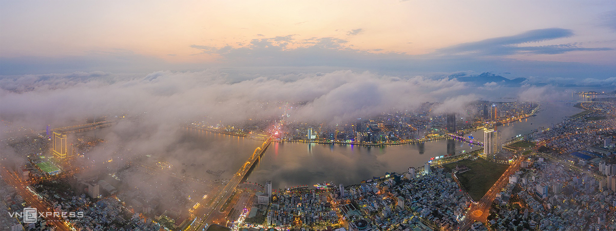 Da Nang’s tourist attractions resplendent in clouds