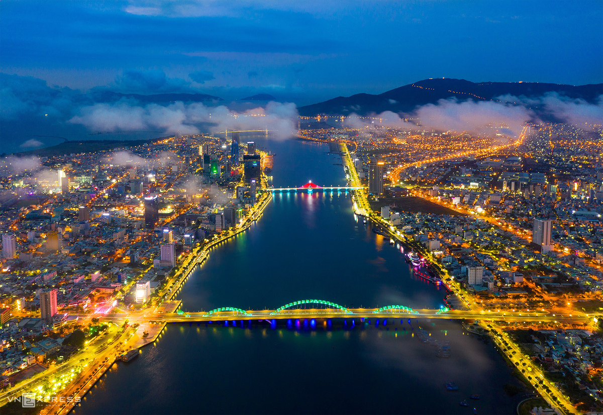 Da Nang’s tourist attractions resplendent in clouds