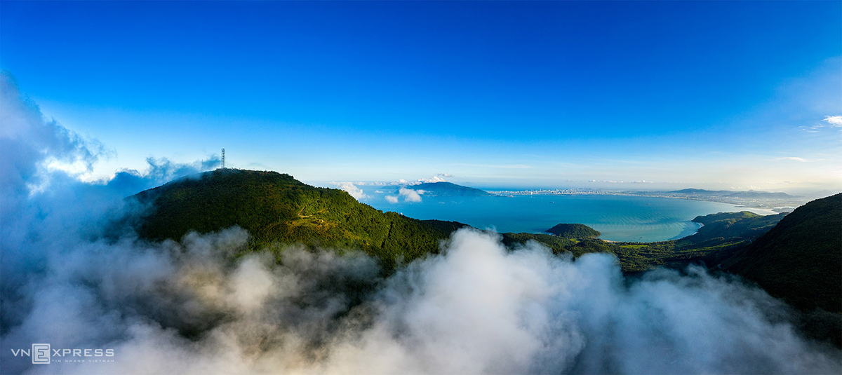 Da Nang’s tourist attractions resplendent in clouds