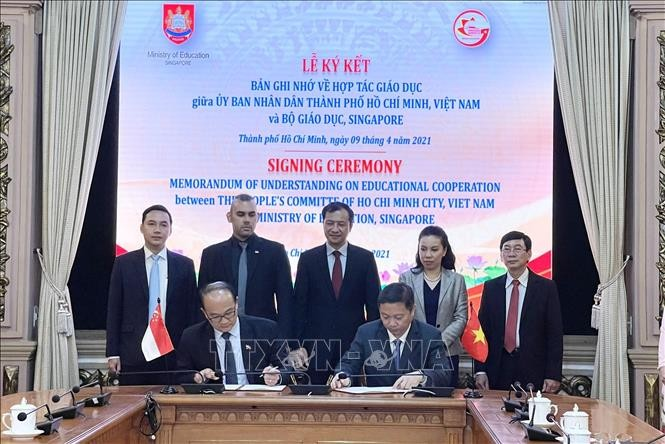 Singaporean Ministry of Education, Vietnamese city strengthens educational cooperation