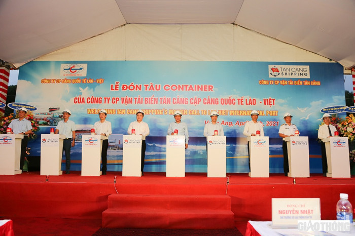 Lao-Viet International Port receives first container ship