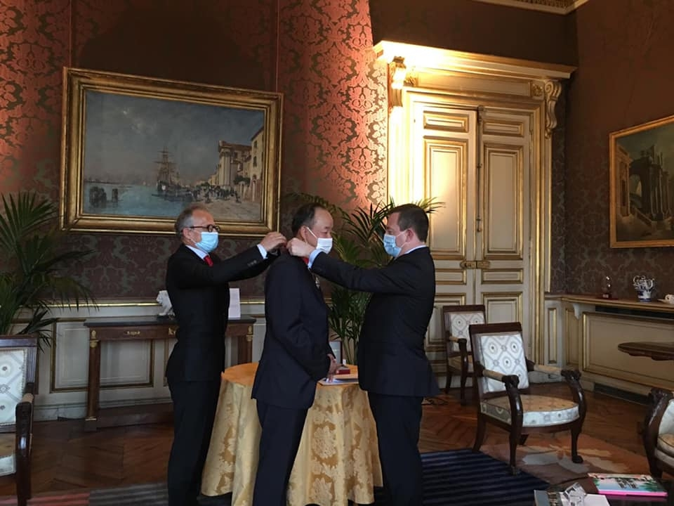 HCMC Vietnam - France Friendship Association’s President awarded France’s National Order of Merit