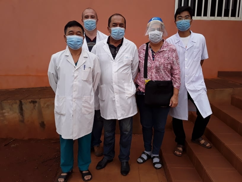 Vietnamese doctor couple treats, teaches Vietnamese, guides farming in Angola