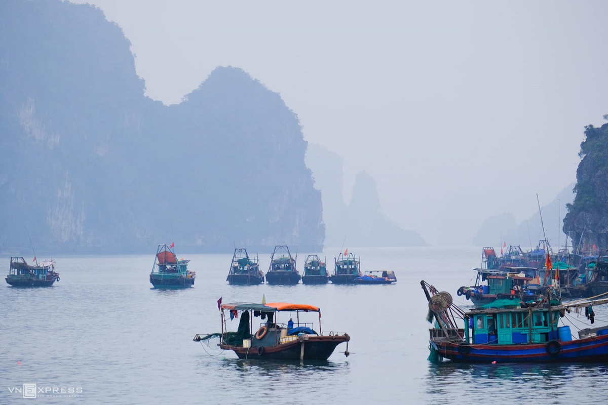 The charming beauty of Ha Long City through lens of photography passion