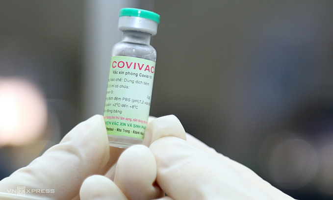 Six volunteers receive second shot of 2nd Vietnam homegrown Covid-19 vaccine