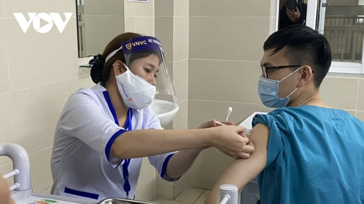 over 60000 vietnamese receive astrazeneca covid 19 vaccine