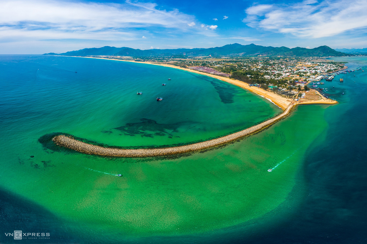 Binh Dinh spellbinds tourists with stunning bird-eye view