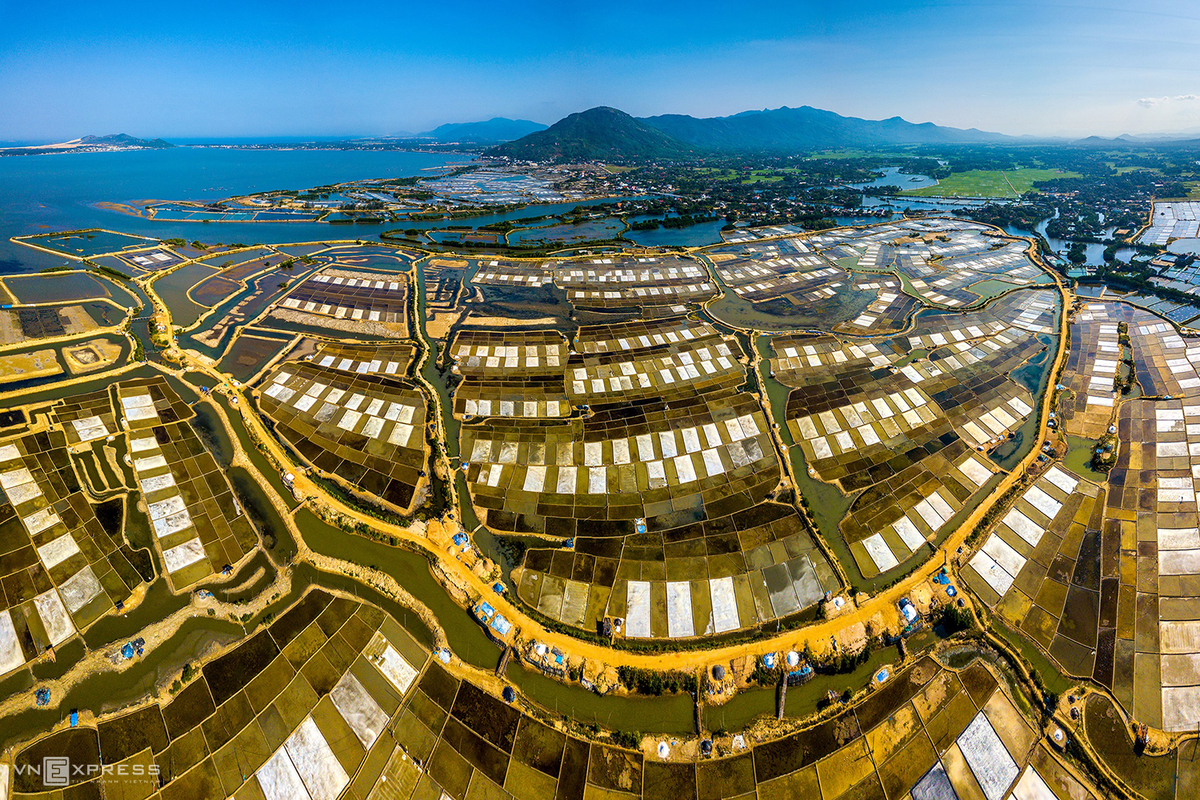 Binh Dinh spellbinds tourists with stunning bird-eye view