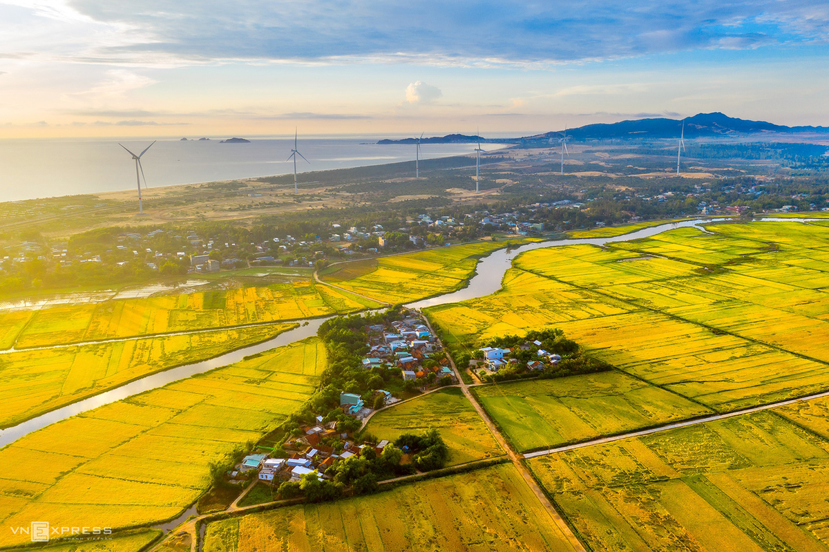 Binh Dinh spellbinds tourists with stunning bird-eye view