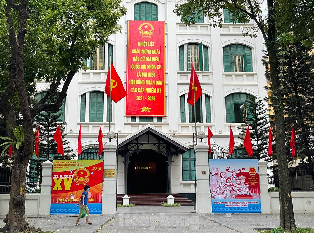 In Photos: Hanoi’s streets brilliantly adorned ahead of election day