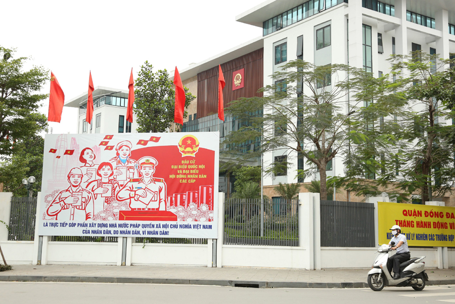 In Photos: Hanoi’s streets brilliantly adorned ahead of election day