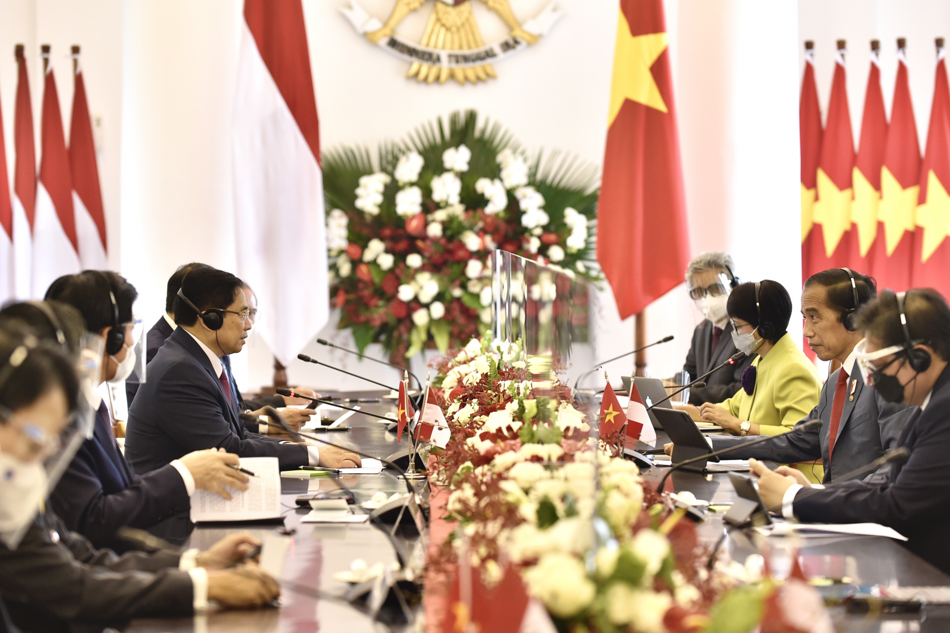 Vietnamese Prime Minister Holds Talks With Indonesian President Ahead of Regional Leaders’ Meeting
