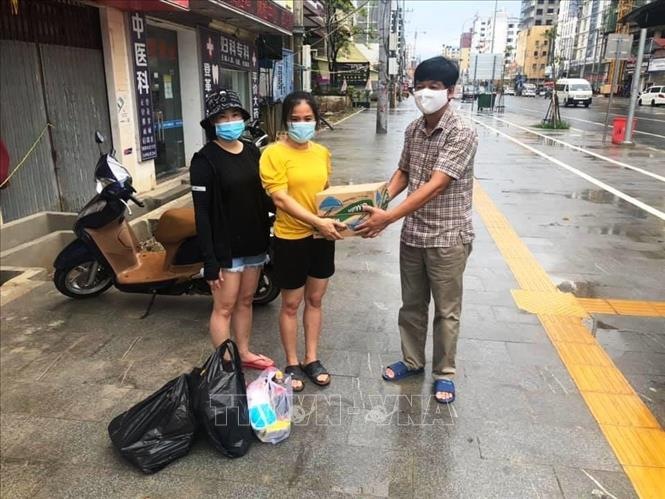 Relief goods distributed to Vietnamese Cambodians under Covid-19 lockdown