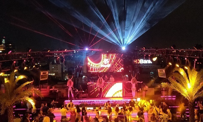 HCMC closes karaoke parlors, bars, discotheques over Covid-19 concerns