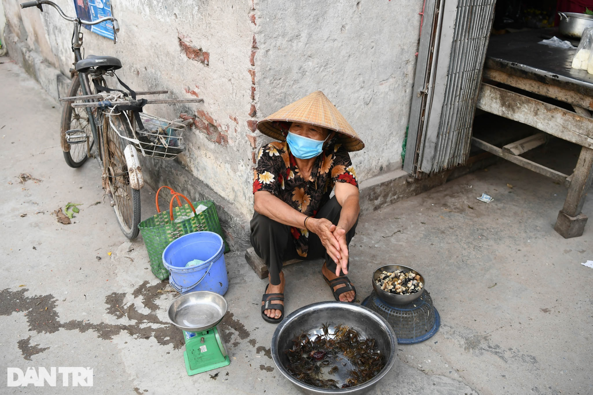 Inside the Covid-19 blockaded village outskirts of Hanoi