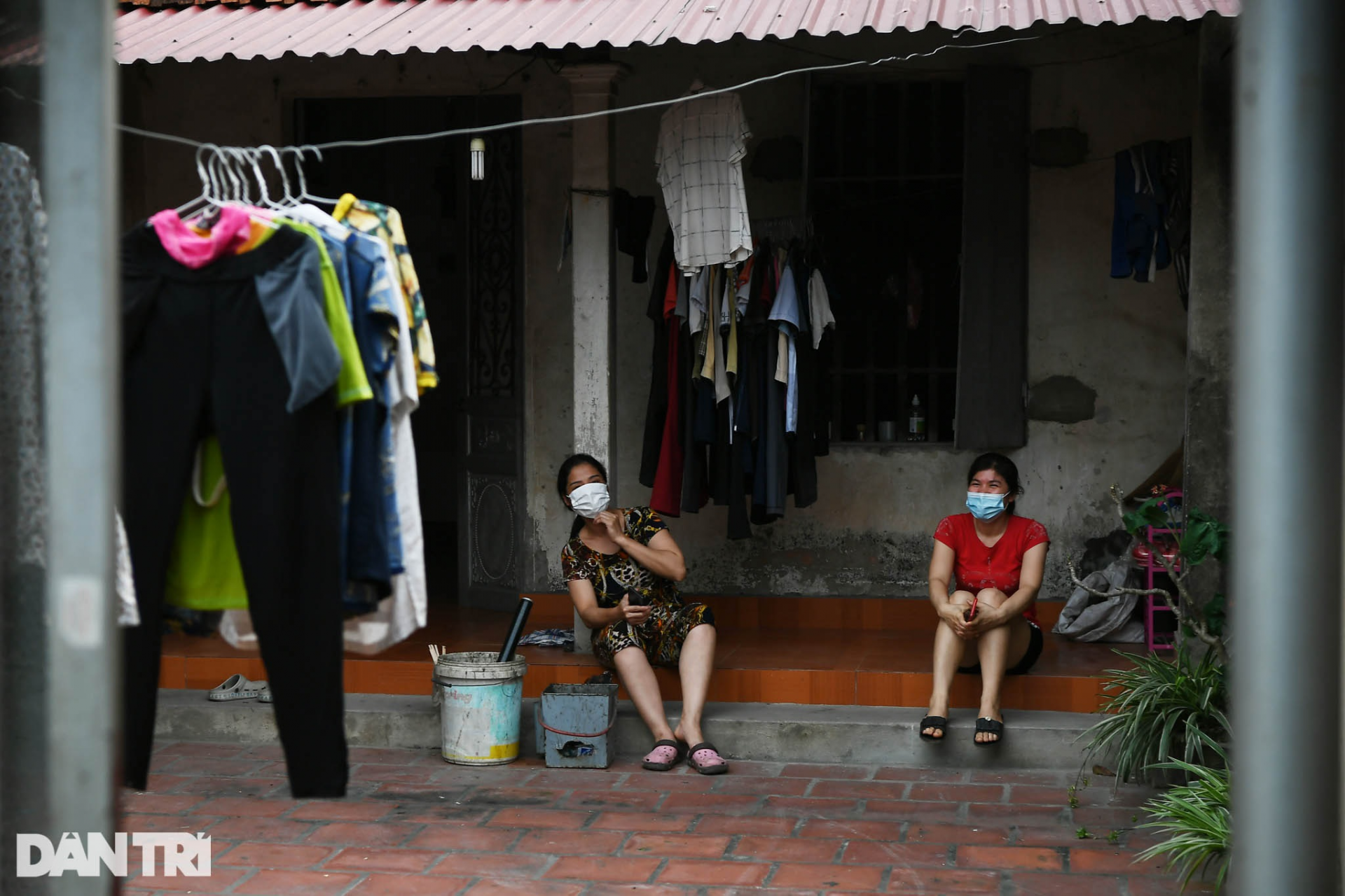 Inside the Covid-19 blockaded village outskirts of Hanoi