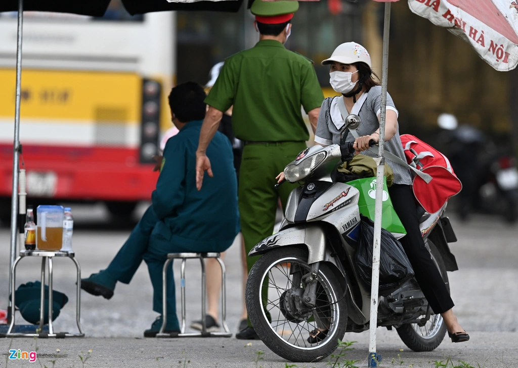 Hanoi frontline hospital in Covid-19 fight put under lockdown