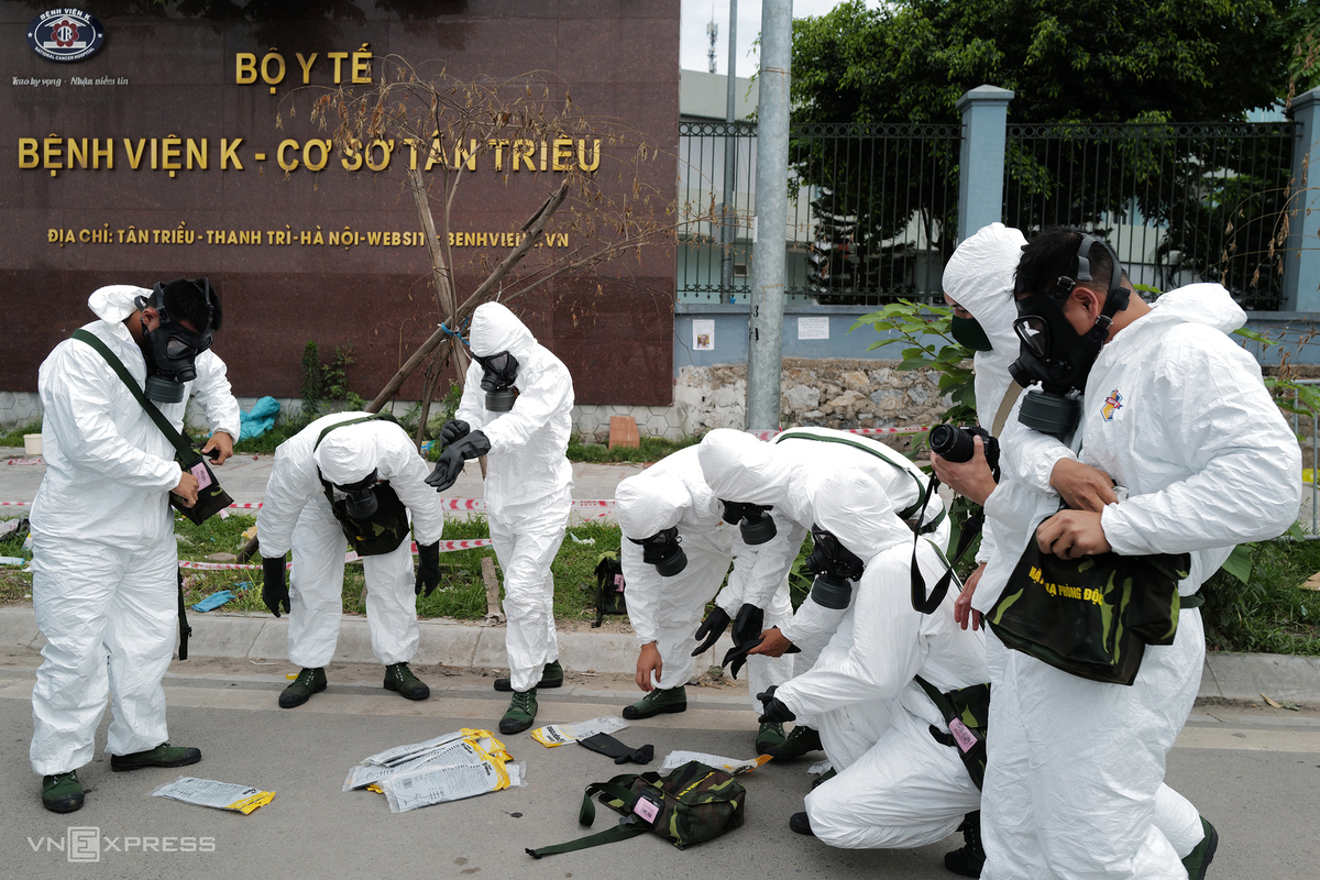 In Photos: Hanoi cancer hospital disinfected after Covid-19 cases detected