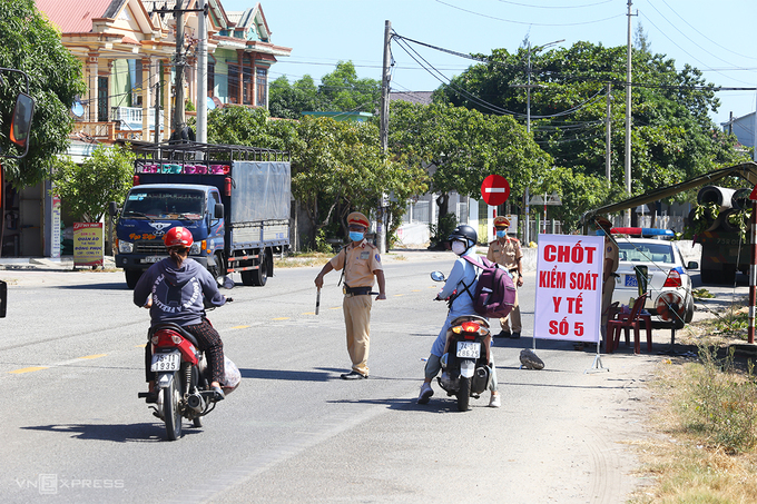 towns in 2 central provinces apply social distancing amid rising covid 19 threat