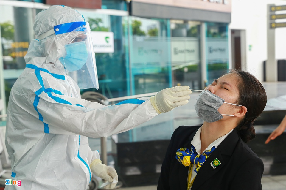 over 2000 employees at da nang airport tested for sars cov 2