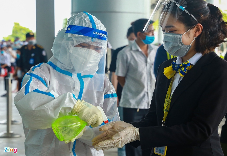 Over 2000 employees at Da Nang Airport tested for SARS-CoV-2