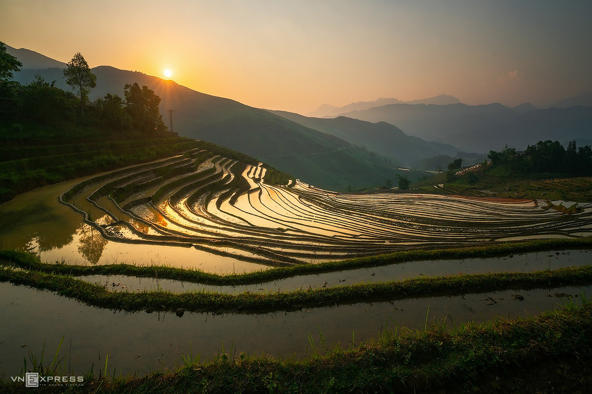bat xat terraced fields mesmerizing in watery season