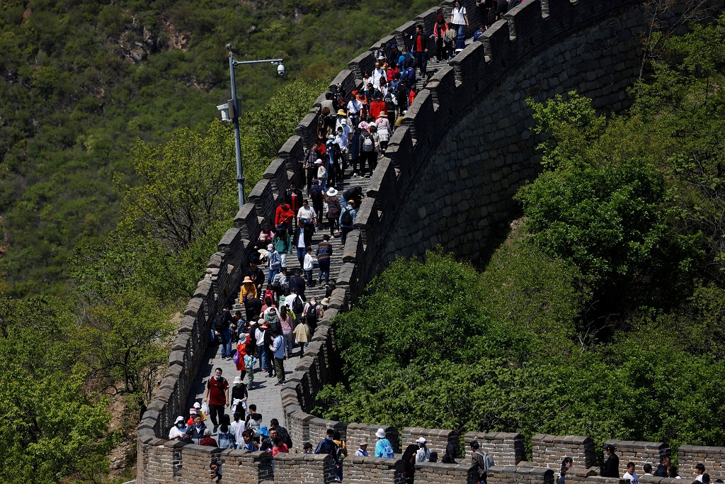 vietnamese in former coronavirus hit china life returns to normal