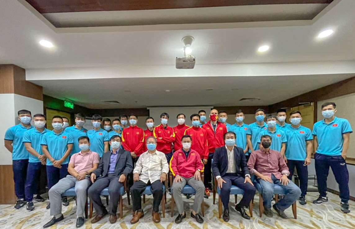 Vietnamese Embassy in UAE encourages Futsal team on threshold of World Cup