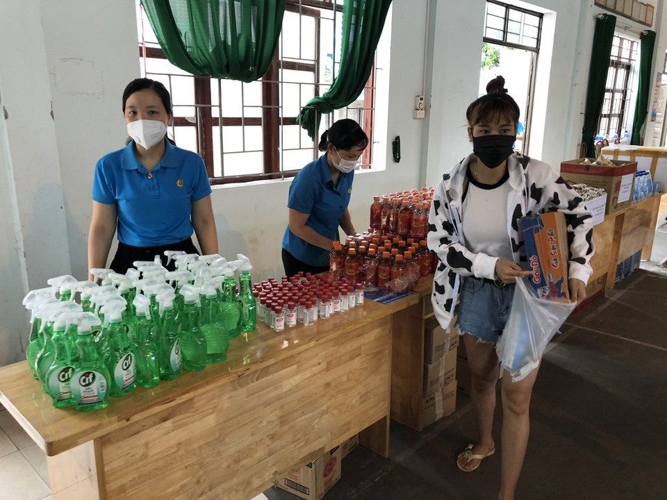 'Zero dong supermarket' provides essentials in Bac Giang coronavirus hotspot