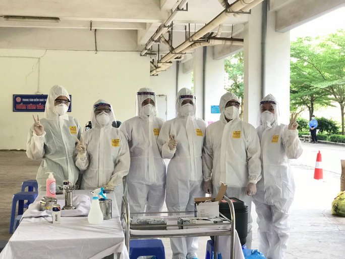 In Photos: Workers in Bac Ninh, Bac Giang provinces receive Covid-19 vaccine