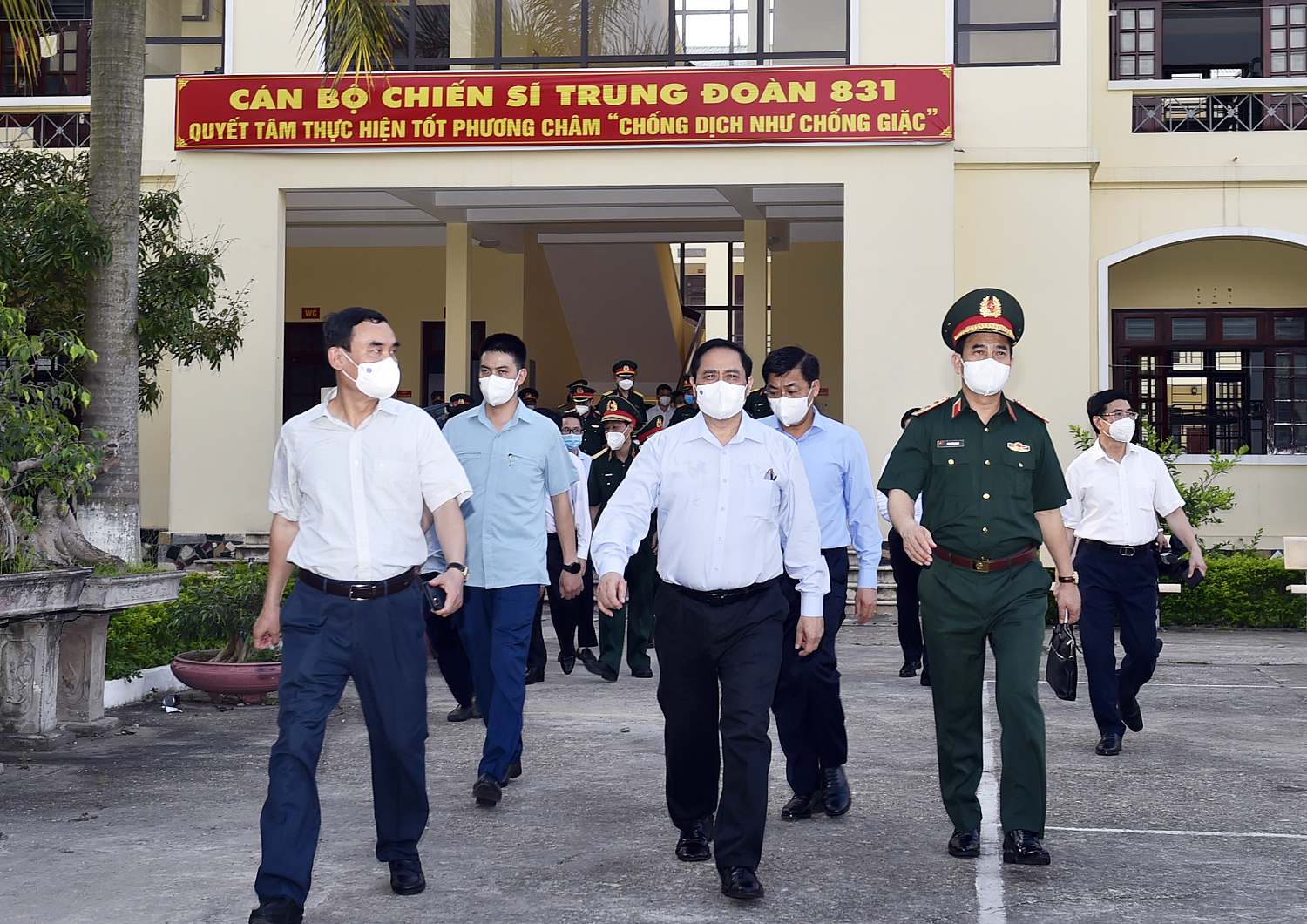 In Photos: Prime Minister encourages frontline anti-pandemic forces in Bac Giang