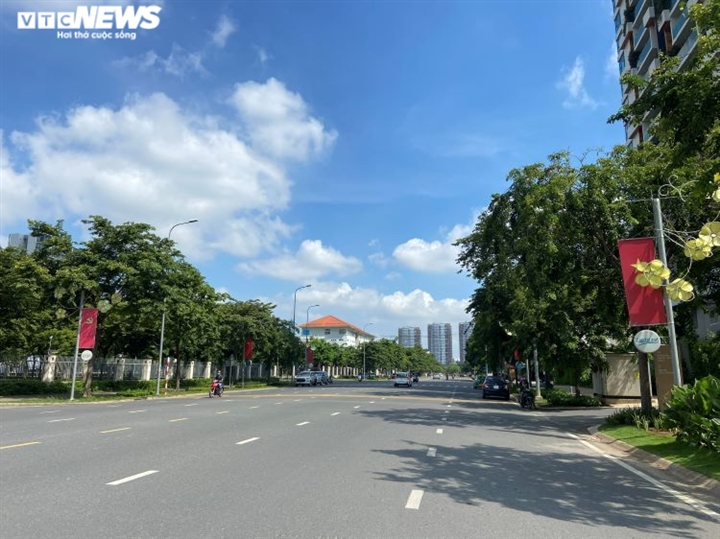 In Photos: Ho Chi Minh City desolate on the first day of social distancing