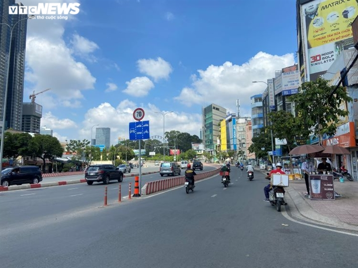 In Photos: Ho Chi Minh City desolate on the first day of social distancing
