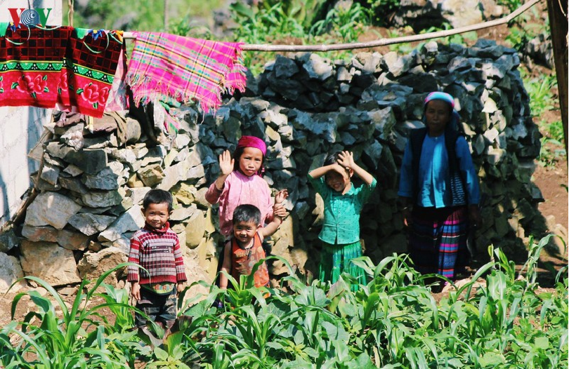 hospitality of ethnic people on ha giang rocky plateau