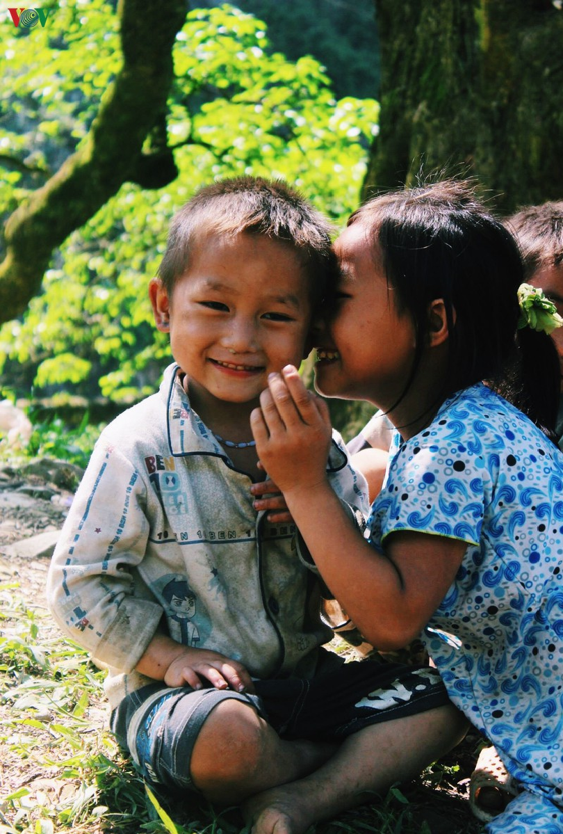 hospitality of ethnic people on ha giang rocky plateau