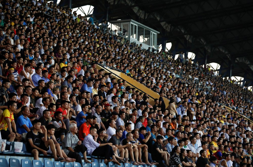 vietnams football returning to crowded stadiums overwhelms british media