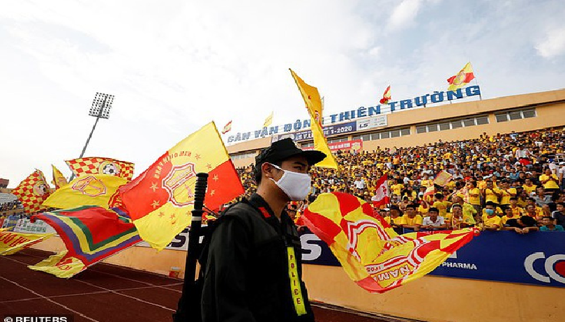 Vietnam's football returning to crowded stadiums overwhelms British media