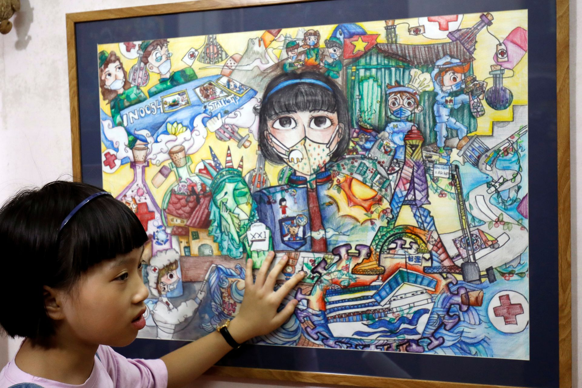 Coronavirus-themed paintings by Vietnamese girl praised by int'l media