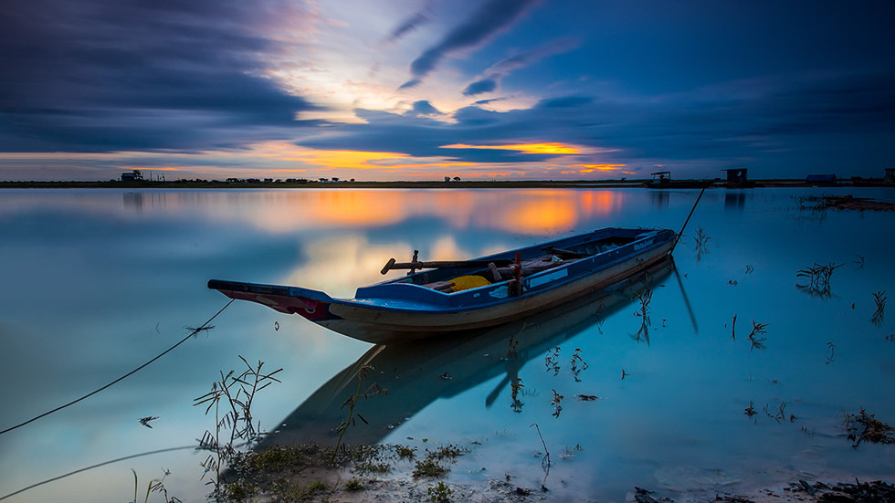 dau tieng lake the largest reservoir in southeast asia gorgeous on summer days