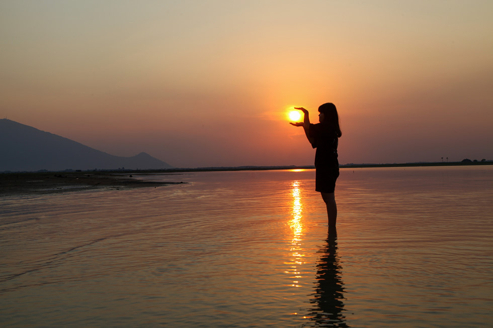 dau tieng lake the largest reservoir in southeast asia gorgeous on summer days