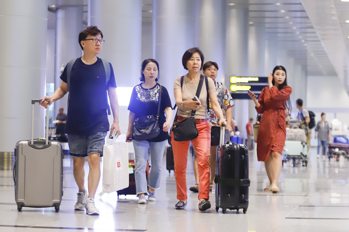 Vietnam partially resumes travel with South Korea and Japan