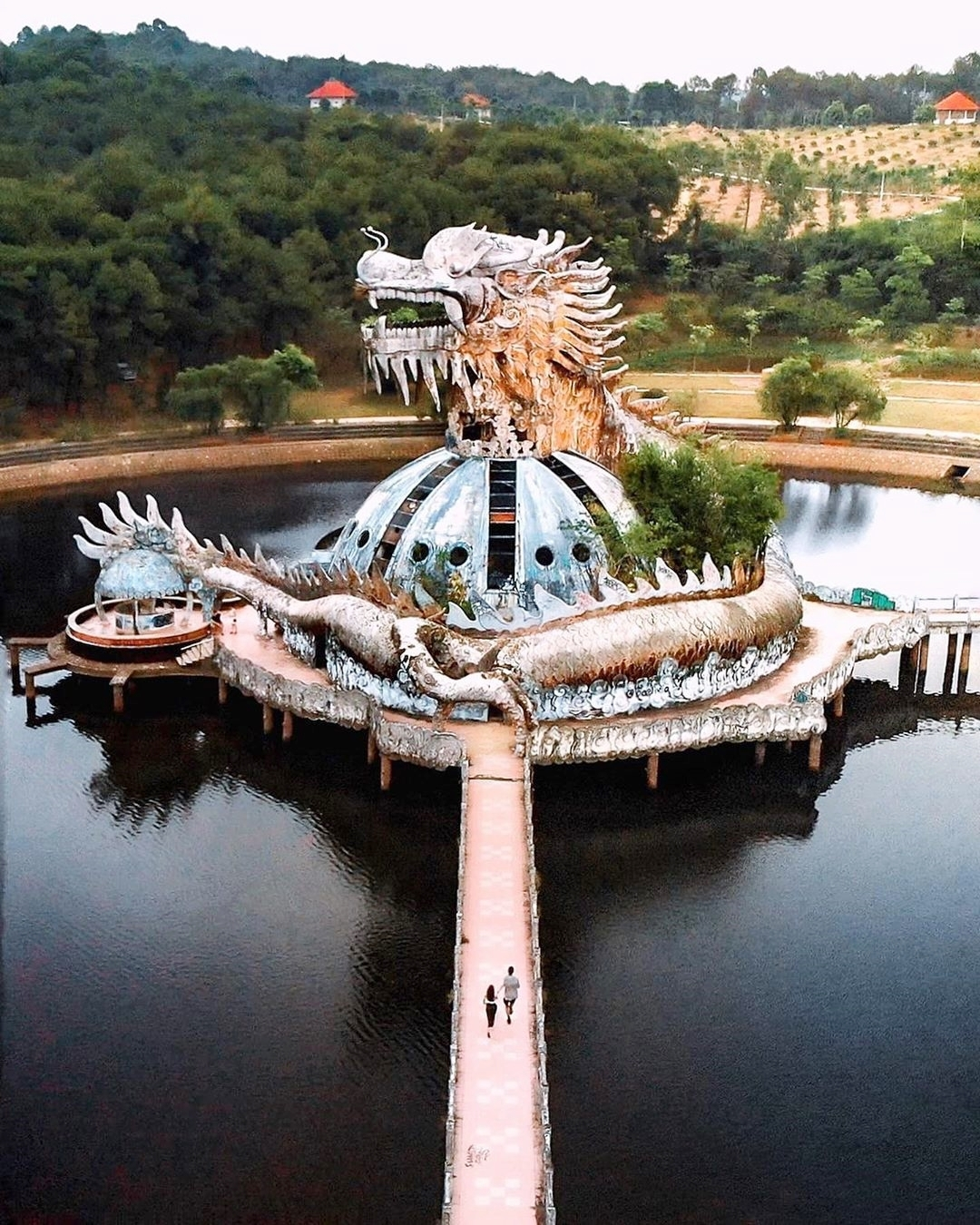 vietnamese abandoned water park under the lens of foreign tourists