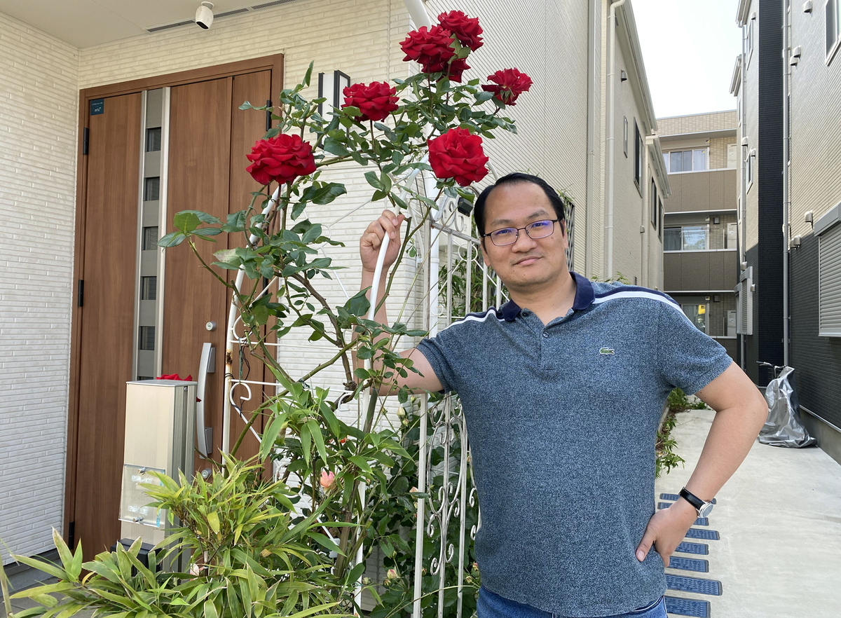 Gorgeous rose garden of Vietnamese doctor in Japan