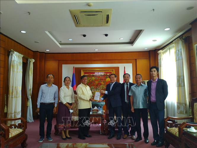 Lao provides financial support for Vietnam northern provinces